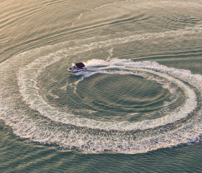 SLX 260 Outboard aerial view