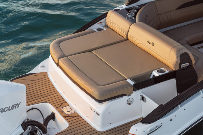 SLX 260 Outboard sunpad