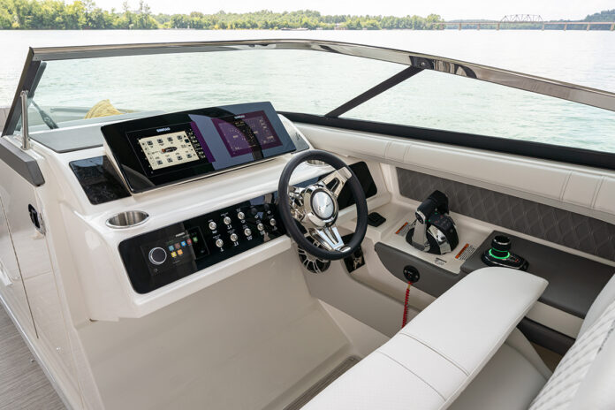 2024-SLX-310-Outboard-SXO310-helm-08102