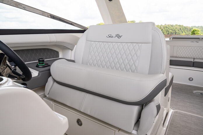 2024-SLX-310-Outboard-SXO310-helm-seat-bolster-up-08107