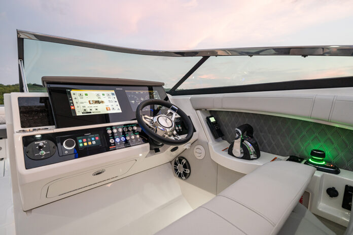 2024-SLX-350-SLX350-helm-00694