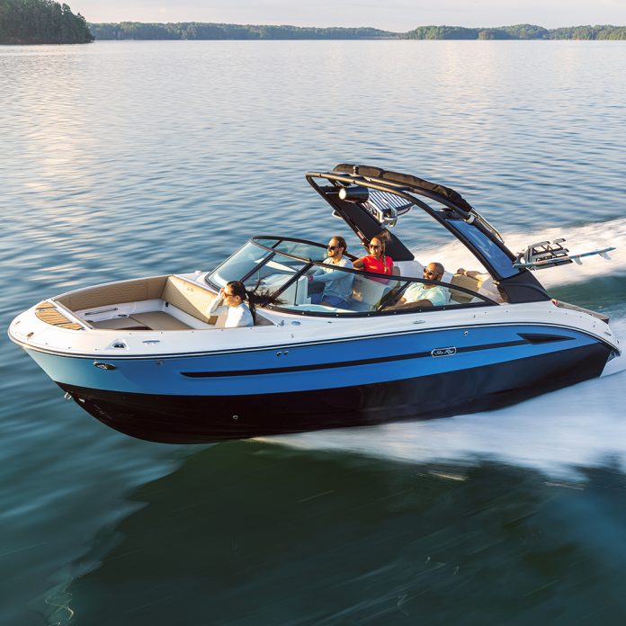 2025-SDX-250-Surf-SDS250-running-port-bow-three-quarter-03076