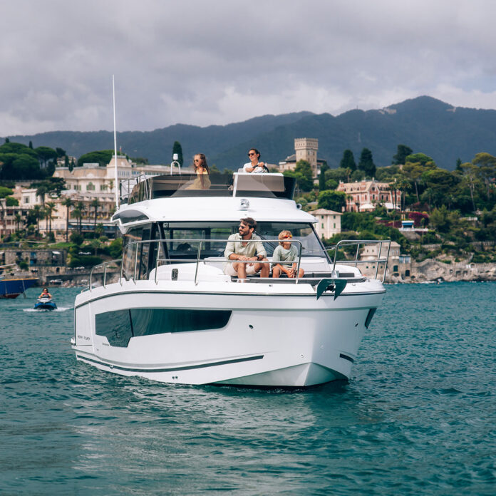 ©JEAN-BAPTISTE D'ENQUIN - JEANNEAU - MERRY FISHER 1095