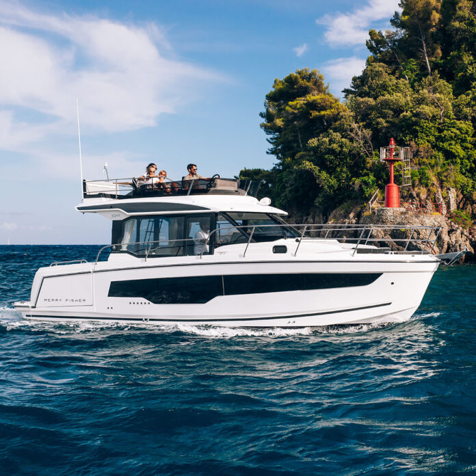 ©JEAN-BAPTISTE D'ENQUIN - JEANNEAU - MERRY FISHER 1095