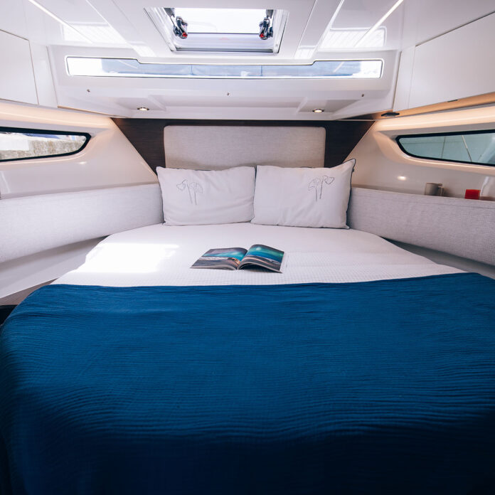 ©JEAN-BAPTISTE D'ENQUIN - JEANNEAU - MERRY FISHER 1095